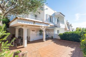 Casa en venta con licencia turística en Sant Pol de Mar photo 0