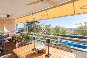 Elegante apartamento en venta con vistas al Port Balís photo 0