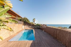 Casa independiente con vistas al mar en venta en Arenys de Mar photo 0