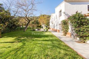 Masía en venta en Sant Iscle de Vallalta con 30.000m2 de terreno photo 0