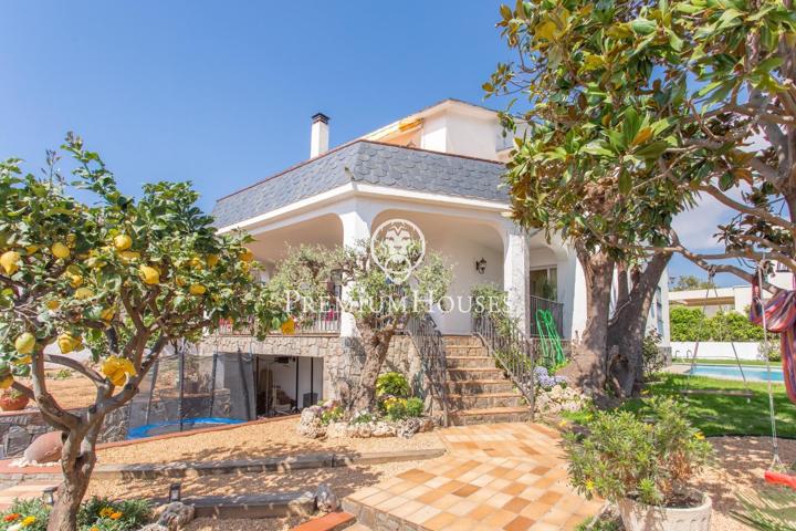 Casa en venta en El Masnou con piscina photo 0