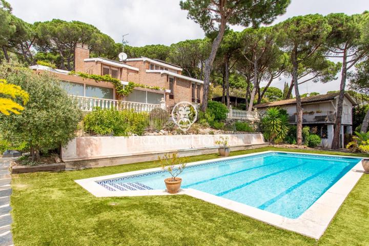 Casa en venta en Sant Andreu de Llavaneres con espectaculares vistas al mar photo 0
