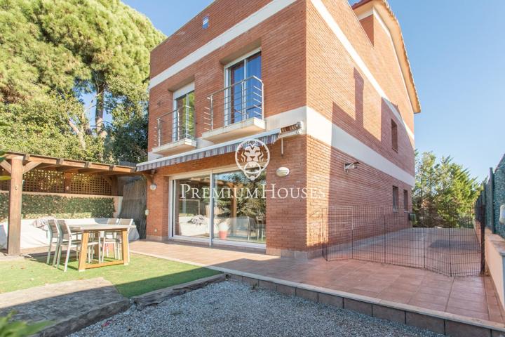 Casa a la venta en Sant Andreu de Llavaneres photo 0