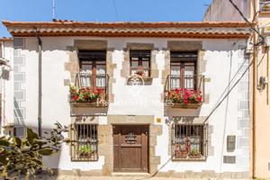 Casa de pueblo en venta en el centro de Caldes d'Estrac photo 0