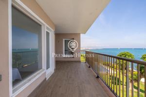 Piso en venta con espectaculares vistas al mar photo 0