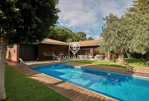 Casa en venta en zona residencial en Sant Vicenç de Montalt photo 0