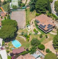 Exclusiva propiedad en Sant Andreu de Llavaneres con vistas al mar y parcela edificable photo 0
