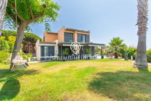 Casa en venta en Sant Vicenç de Montalt, a un paso del Port Balís photo 0