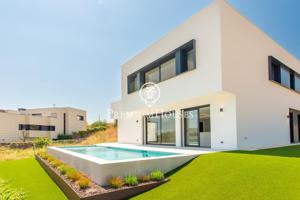 Casa en venta con piscina en Teià photo 0