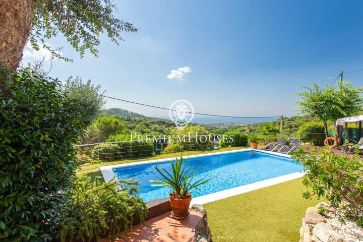 Exclusiva casa en Alella Park con piscina y vistas panorámicas photo 0