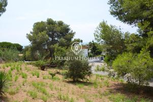 Terreno en venta en Cabrils con vistas al mar photo 0