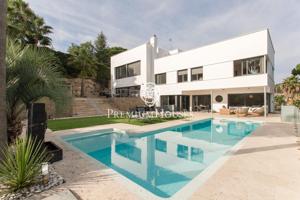 Vivienda minimalista en venta en exclusiva en Rocaferrera, Sant Andreu de Llavaneres photo 0