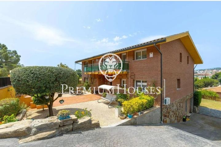 Casa en venta en Sant Vicenç de Montalt photo 0