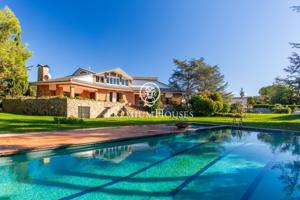 Casa en venta en Montornès del Vallès photo 0