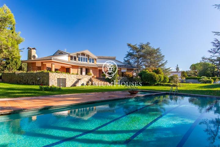 Casa en venta en Montornès del Vallès photo 0