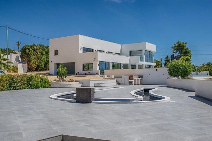 Magnifica villa con espectaculares vistas al mar en Altea cerca de la costa. photo 0