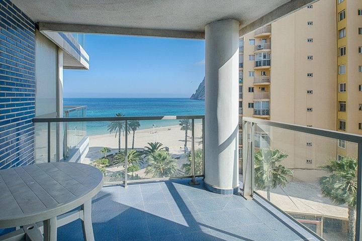 Exclusivo apartamento en primera línea en Calpe photo 0