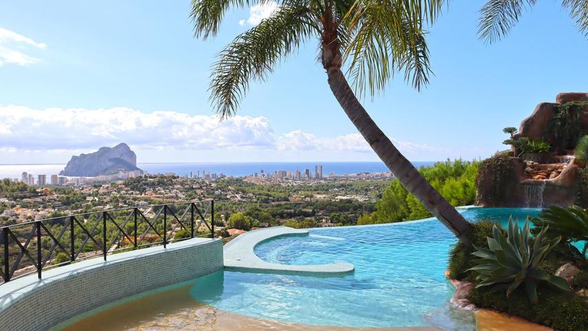 Villa con vistas espectaculares situado en una zona residencial de Calpe photo 0