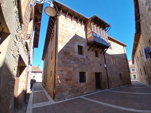 Unifamiliar Pareada En venta en Maricadilla, 7, Aguilar De Campoo photo 0
