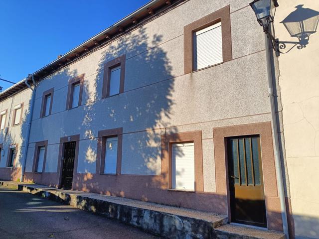 Unifamiliar Pareada En venta en Cl Comuneros, 26, Barruelo De Santullan photo 0
