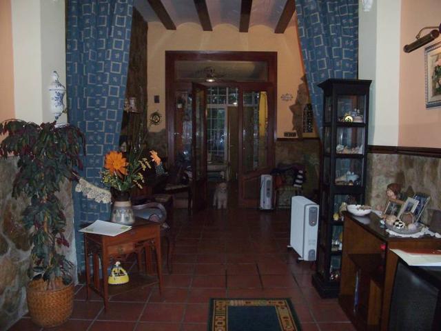 Casa En venta en La Pobla De Vallbona photo 0