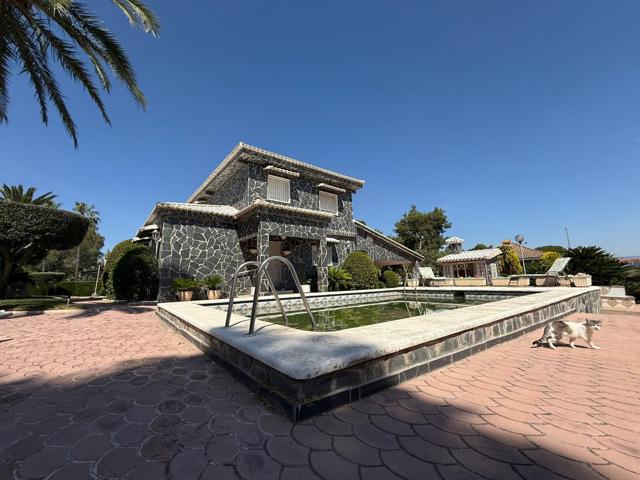 EXCLUSIVO CHALET EN SAN GERARDO photo 0