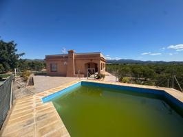 CHALET REFORMADO CON MUCHO TERRENO ENTRE MARINES Y LLIRIA photo 0