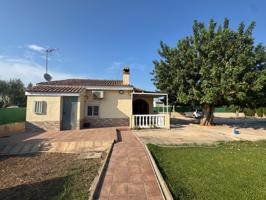 CHALET EN PERFECTO ESTADO DE CONSERVACION CON PISCINA PARA ENTRAR A VIVIR photo 0