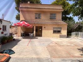 CHALET CON GRAN TERRAZA A 2KM DEL PUEBLO photo 0