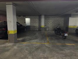 PLAZA DE GARAJE EN EDIFICIO SEMINUEVO DE LLIRIA photo 0