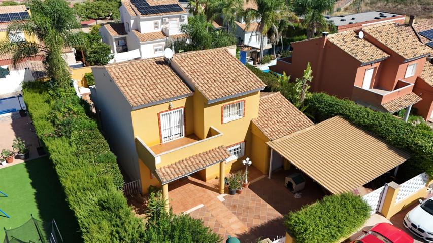 CHALET EN UNA DE LAS MEJORES URBANIZACIONES DE LLIRIA photo 0