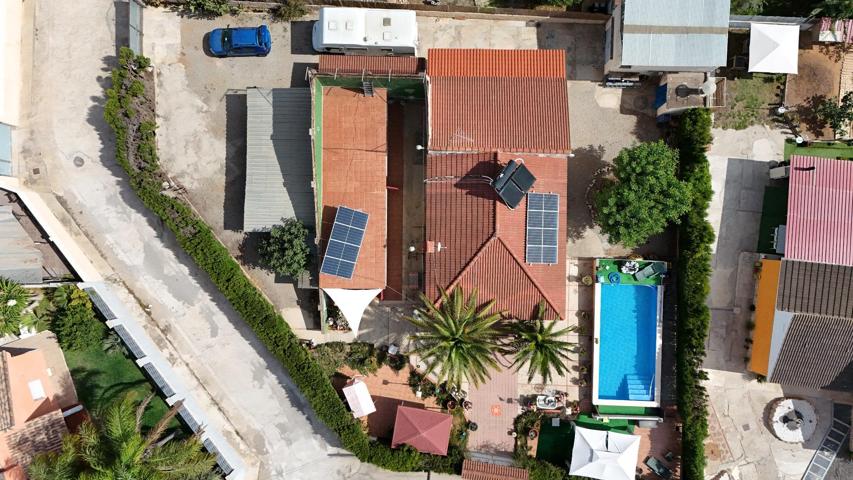 Interesante chalet en Lliria, urbanizado con asfalto y alcantarillado. photo 0