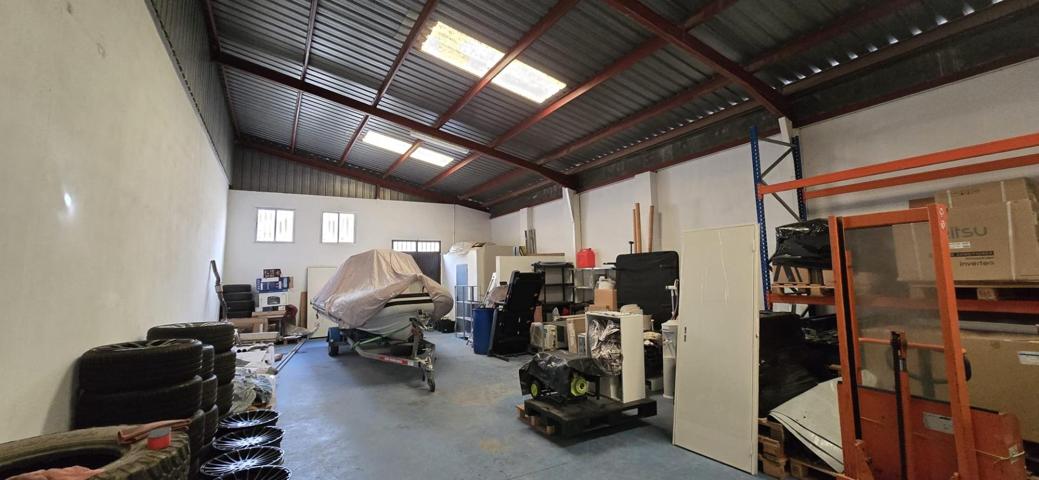 Nave en venta en Lliria photo 0