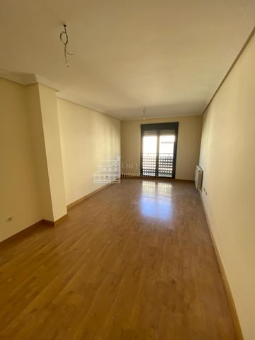 Piso En venta en Pueblo, Castellanos De Moriscos photo 0