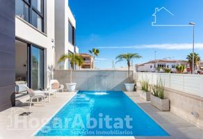 CHALET DE LUJO CON PISCINA, TERRAZA, GARAJE Y VISTAS AL MAR photo 0