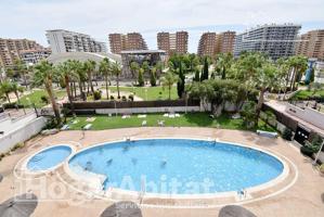 SEMINUEVO CON PISCINA, GARAJE Y TERRAZA CERCA DE LA PLAYA photo 0