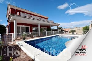 ESPECTACULAR CHALET SEMINUEVO CON PISCINA, GARAJE, BARBACOA Y TERRAZA photo 0