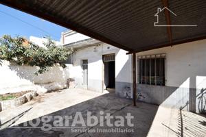 ¡OPORTUNIDAD! GRAN VIVIENDA PARA REFORMAR, CON PATIO Y DOBLE TERRAZA photo 0