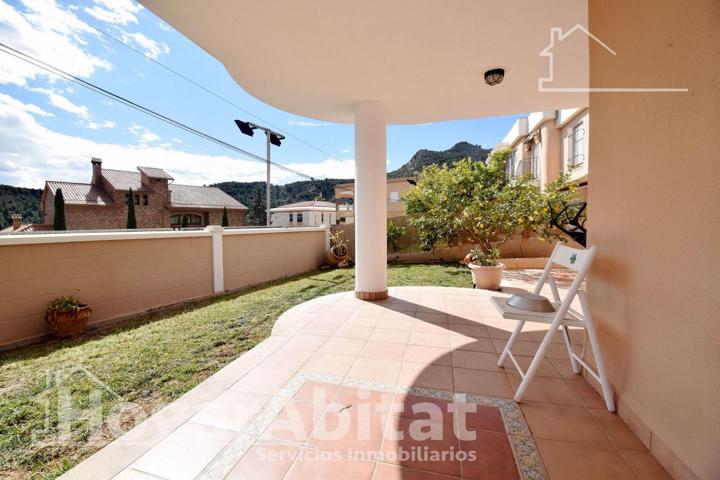 IMPRESIONANTE CHALET CON TERRAZA, GARAJE Y BARBACOA photo 0