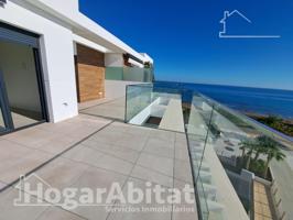 IMPRESIONANTE ÁTICO TOTALMENTE NUEVO A ESTRENAR CON PISCINA, GARAJE Y VISTAS AL MAR photo 0