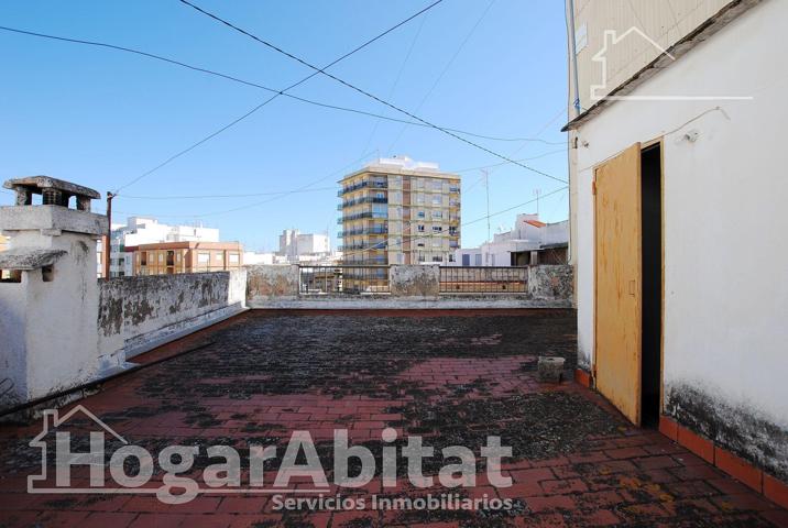 ESPACIOSA Y LUMINOSA CASA CON TERRAZA Y GARAJE photo 0