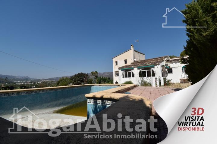 GRAN CHALET CON PISCINA, GARAJE, TERRAZA Y PARCELA photo 0