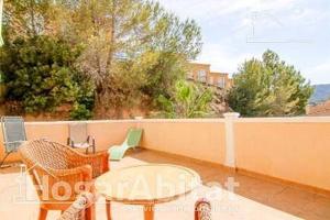 PRECIOSO ADOSADO SEMINUEVO EN RESIDENCIAL CON GARAJE, PISCINA Y 2 TERRAZAS photo 0