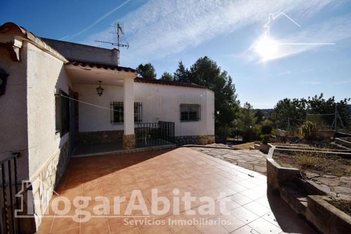 CHALET CON PISCINA, GARAJE, BARBACOA Y TERRAZA photo 0