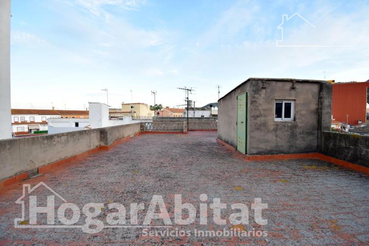 GRAN CASA DE PUEBLO ESQUINERA CON TRASTERO Y TERRAZA photo 0