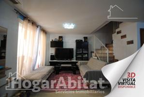 ¡MUY CÉNTRICO! ADOSADO SEMINUEVO CON GARAJE, BALCÓN Y TERRAZA photo 0