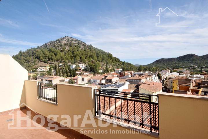 ¡VISTAS PANORAMICAS A LA MONTAÑA! GRAN ADOSADO SEMINUEVO CON GARAJE Y TERRAZA photo 0