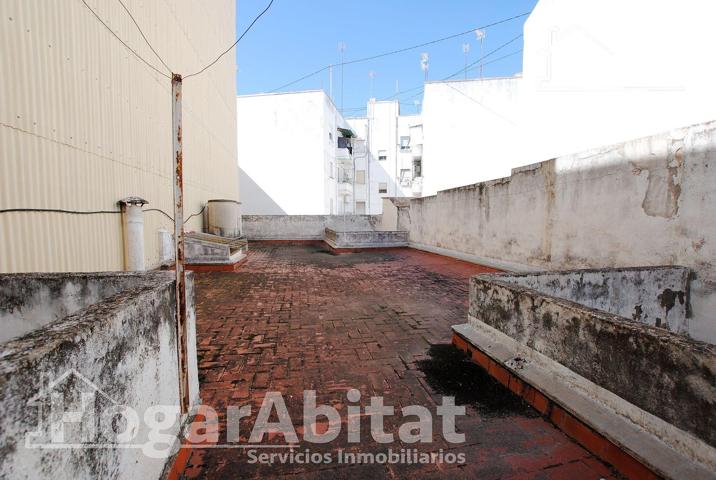 ESPACIOSA Y LUMINOSA CASA CON TERRAZA Y GARAJE photo 0