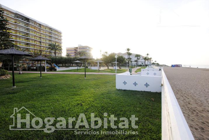 ¡EN PRIMERA LÍNEA DE PLAYA CON GARAJE, TRASTERO Y VISTAS AL MAR! photo 0
