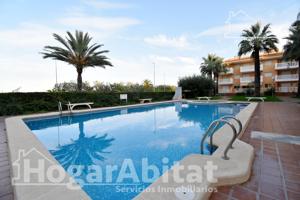 ¡PRIMERA LÍNEA DE PLAYA! ACOGEDOR Y LUMINOSO EN RESIDENCIAL CON PISCINA Y GARAJE photo 0